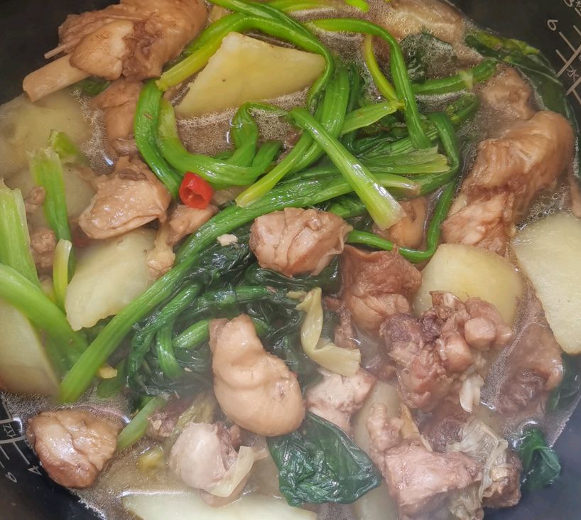 电饭煲土豆炖鸡腿