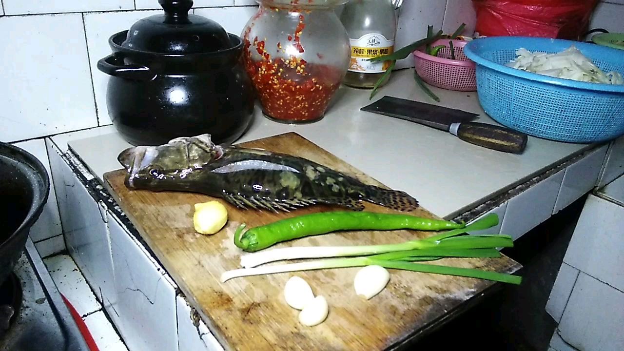 鳜鱼火锅 汤汁乳白 略带口味 不一样的做法 你见过吗