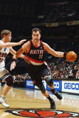 nba2kol2:阿维达斯·萨博尼斯这个nba顶级球员在游戏中数据如何