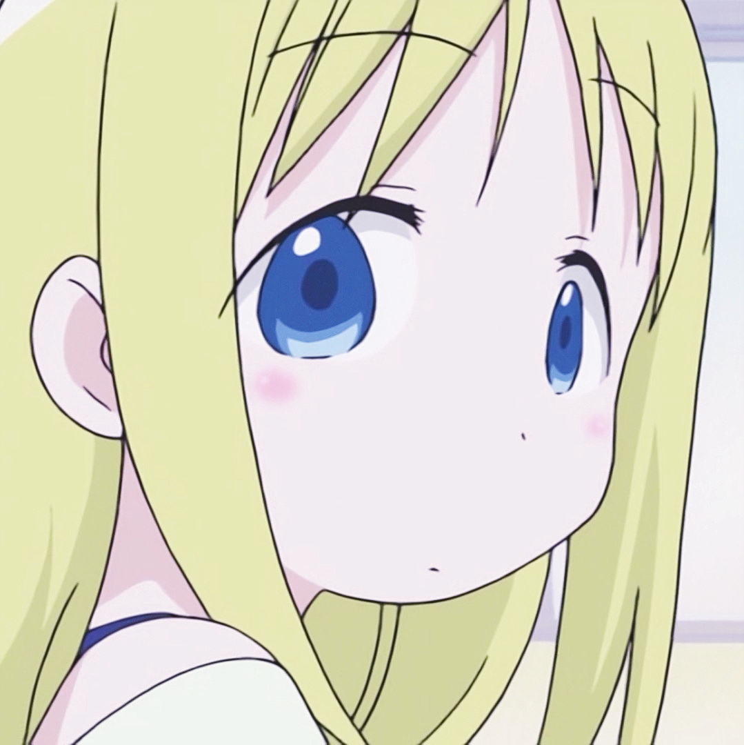 安娜·柯波拉是跟茉莉同年的英国人,拥有金色长发和