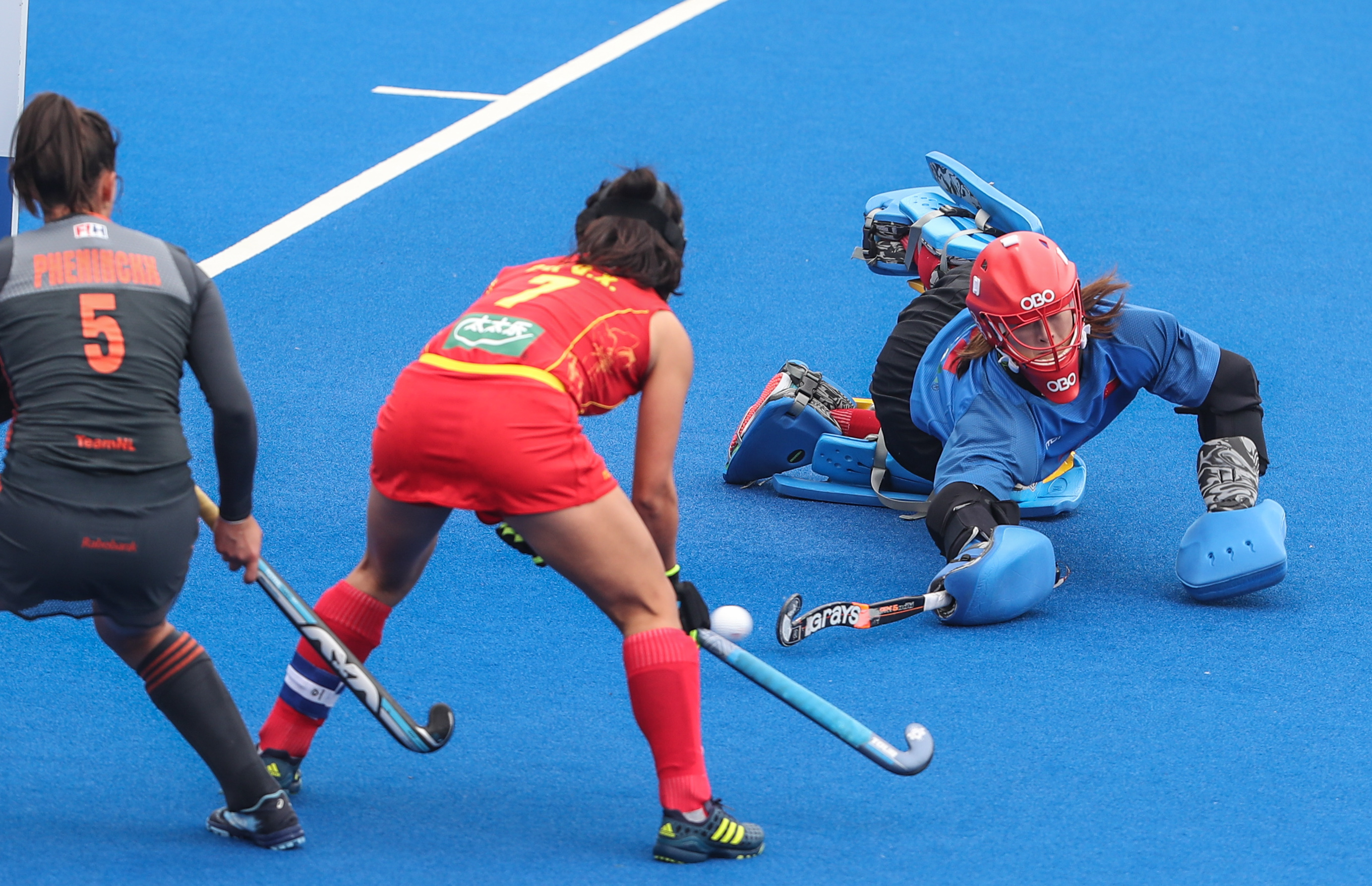 曲棍球——世界女子超级联赛:中国不敌荷兰