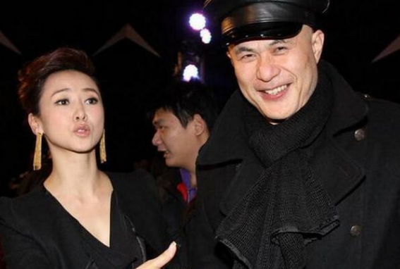 翁虹与徐锦江再次合作,晒同框近照感慨万千,期待重现当年经典