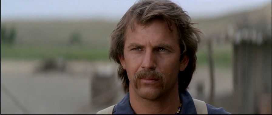 《与狼共舞》:"与狼共舞"除了是男主姓名之外,还有两层含义!