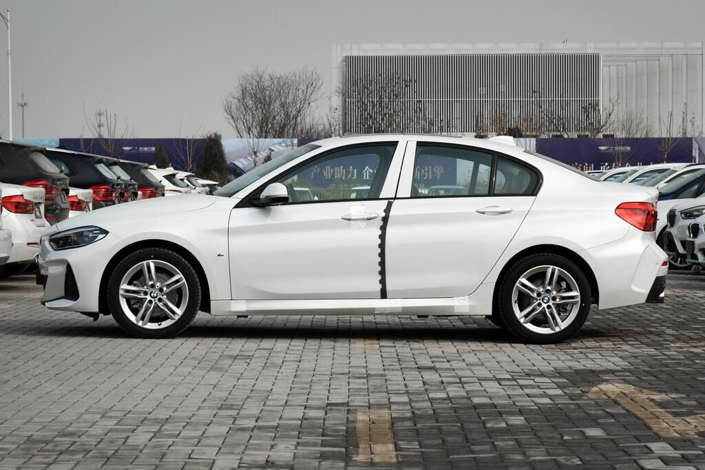 宝马又火了!2.0t 231马力,6秒8破百,起步仅14万,果断放弃思域