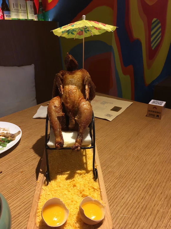 这么妖娆的坐姿,鸡:鬼知道我经历了什么!