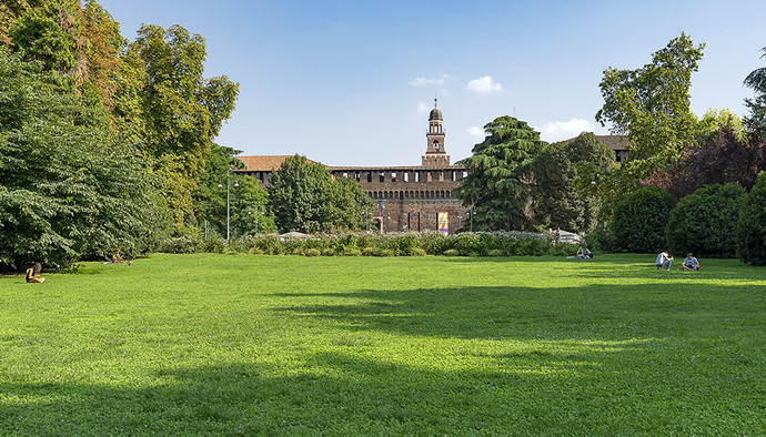 森皮奥内公园是米兰的一个大型城市绿地,位于斯福尔扎古堡后方