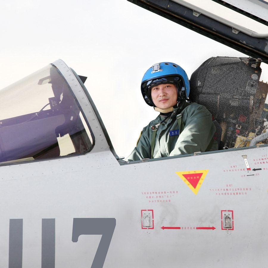 印度空军飞行员跳伞落地淡定午睡?画风很搞笑,原因却很沉重