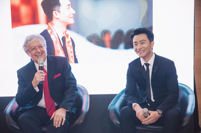 baby成英国旅游大使,黄晓明也没闲着,黄轩担任过两个国家的大使