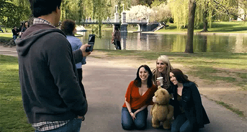 轻松一刻:第一次坐敞篷,学电视里那样站起来吹风,结果尴尬了