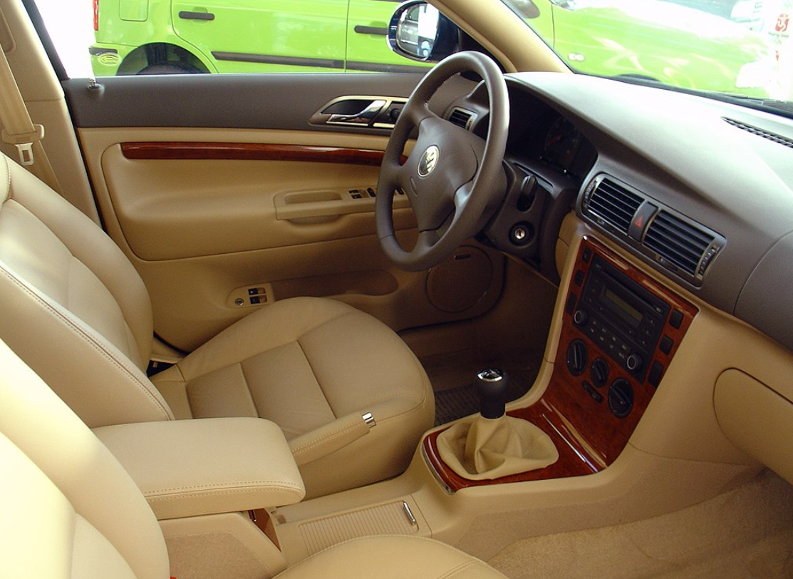 passat领驭拥有很炫酷的外形,时尚大气,运动感和科技感并存