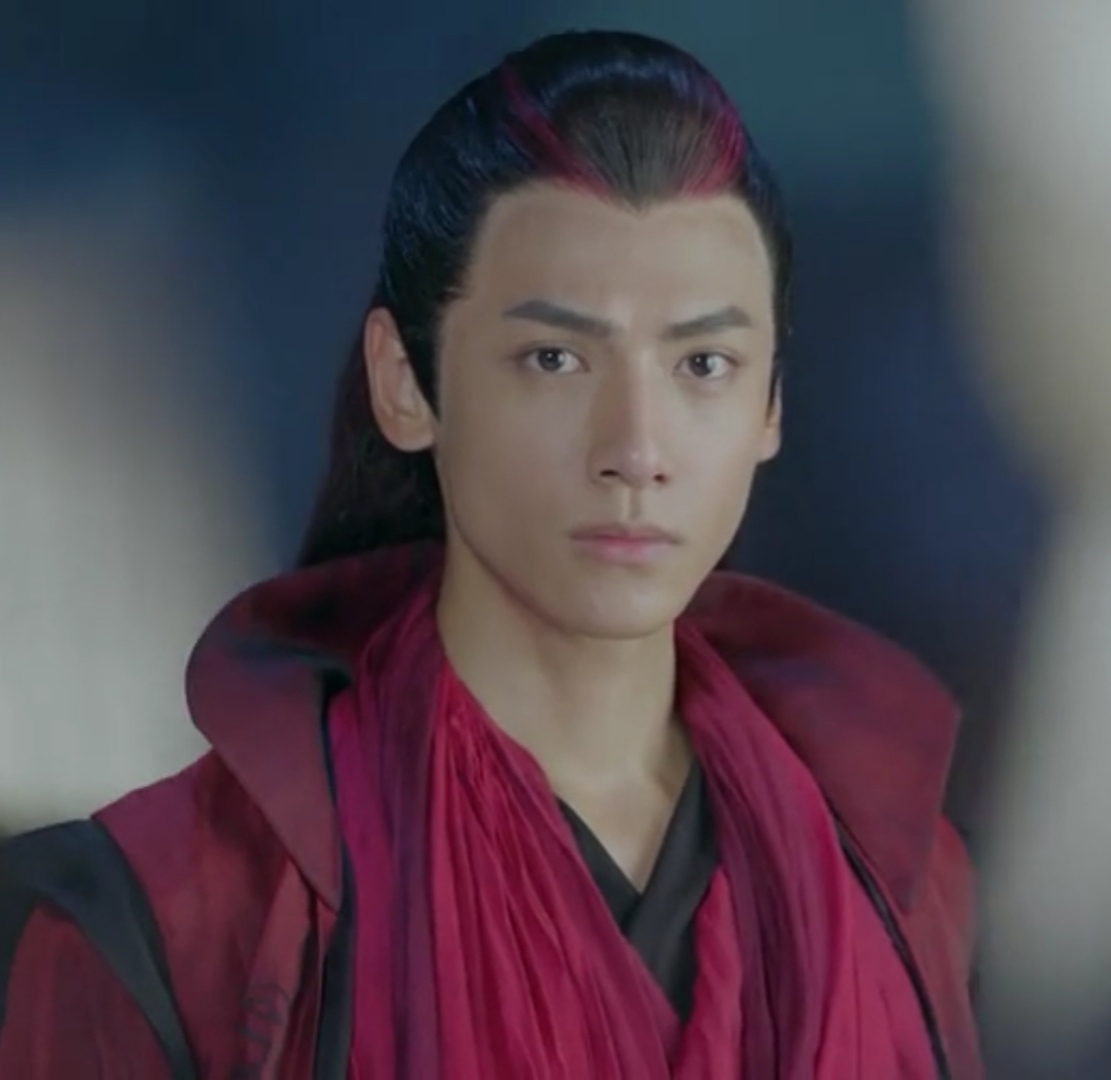 你觉得他红衣好看还是白衣好看呢?