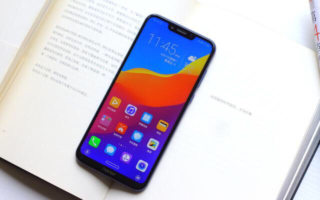 同为麒麟970 64g=1999,荣耀v10和荣耀play对比,这么选就对了!