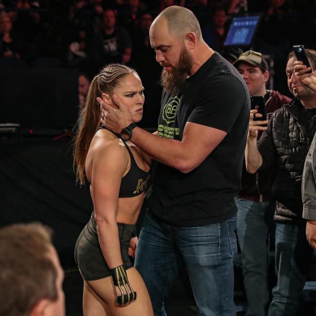 wwe摔小辉新闻raw女子冠军隆达罗西已经怀孕