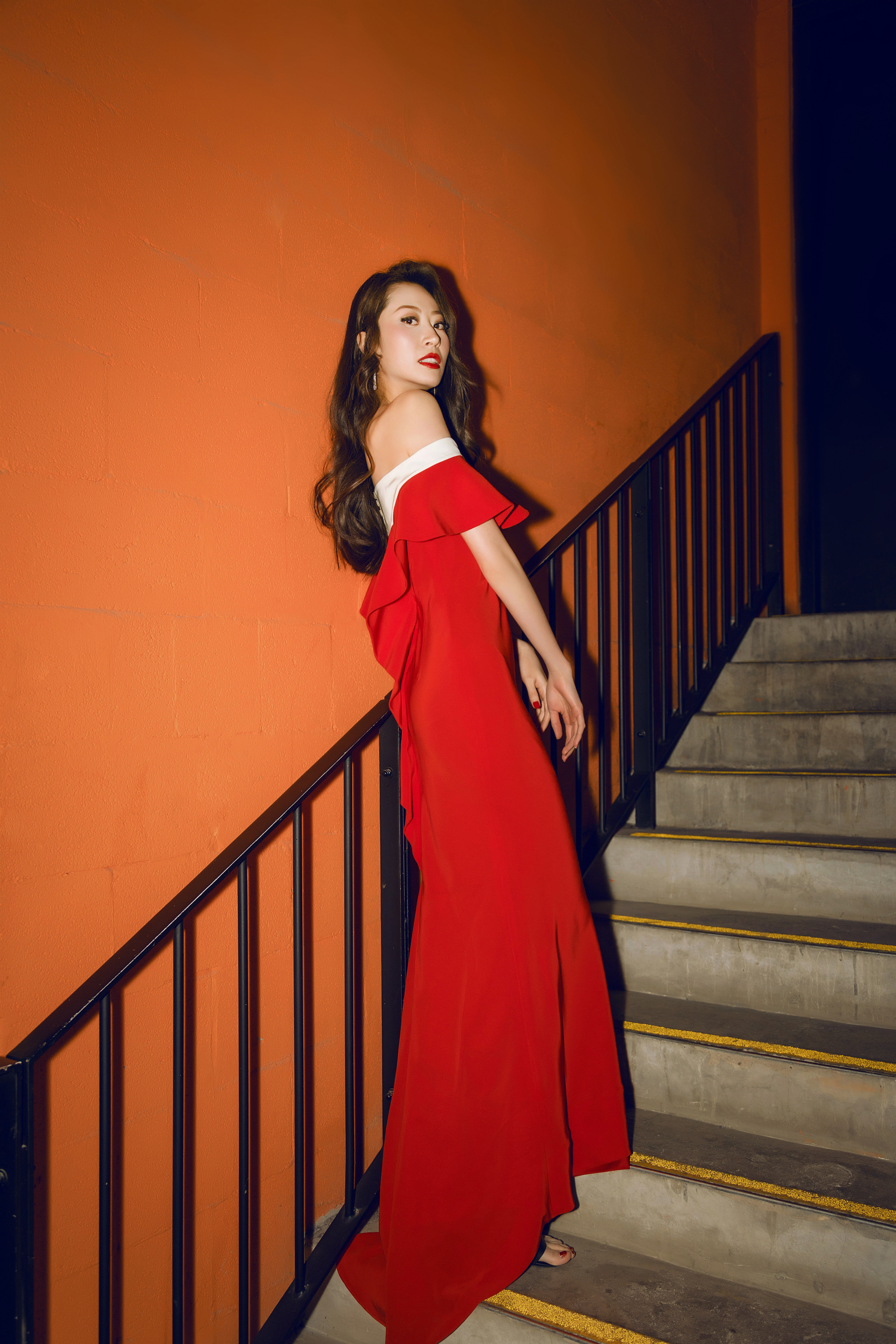 2019花椒直播花房之夜年度盛典,卫薇儿look 红毯现场照