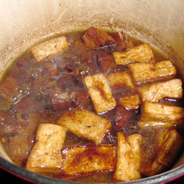 猪肉炖豆腐,又香又入味,用来下饭一级棒的