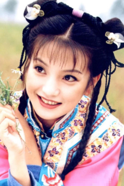 《还珠格格》中的小燕子成了富婆,紫薇爱情美满,只有她在坐公交