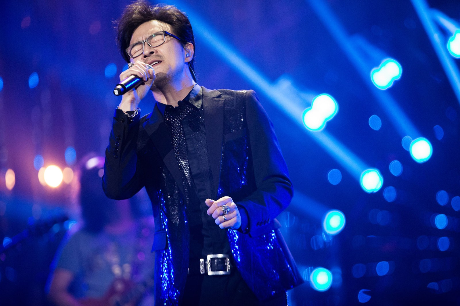 自备700首歌曲  汪峰上《歌手》比考研还拼!