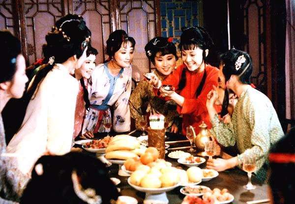 贾宝玉过生日,探春宝钗黛玉甚至李纨都来了,为何没有迎春和惜春