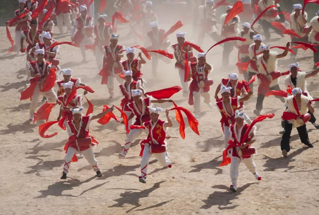 陕西安塞:"千人腰鼓文化村"开门迎客