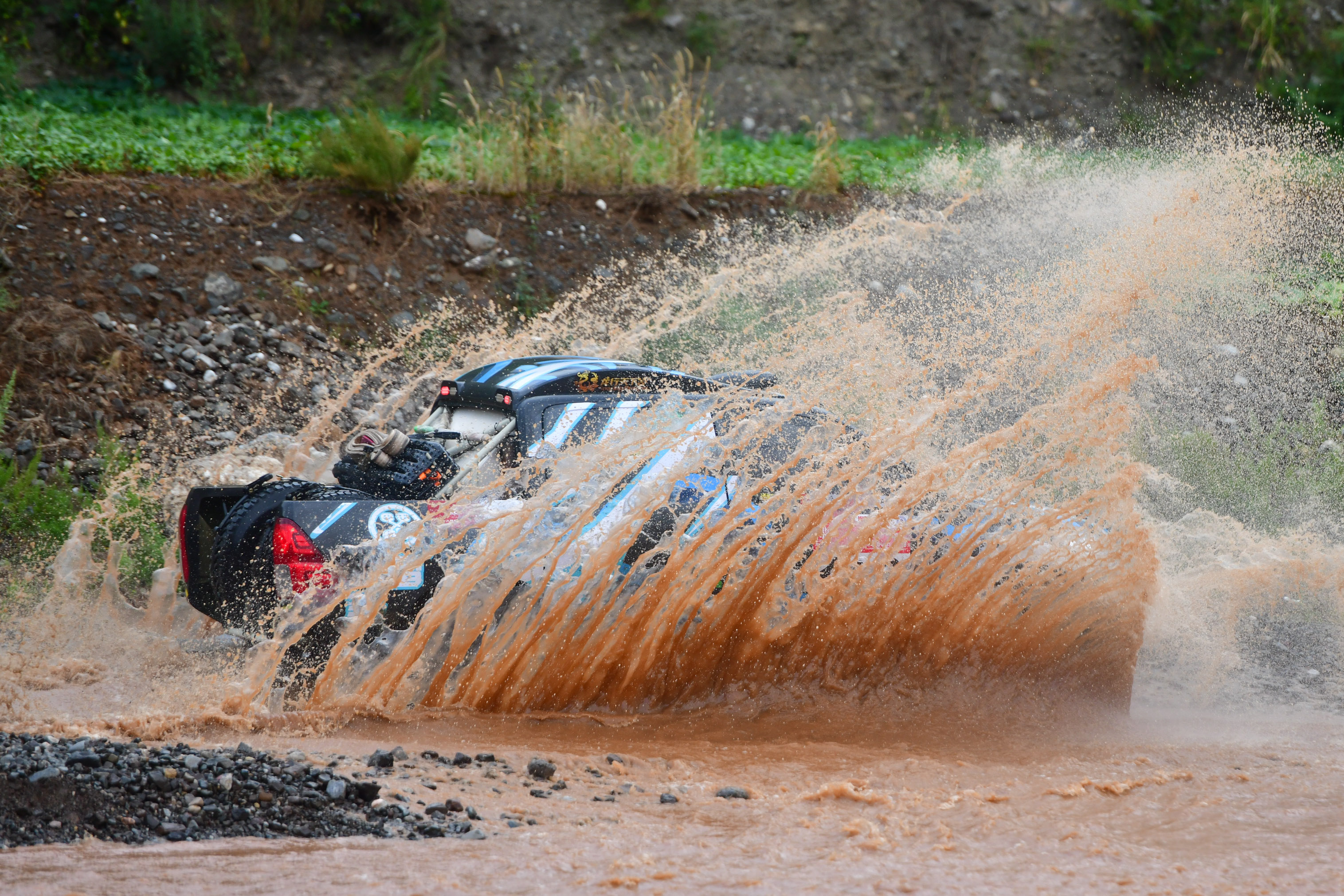 赛车——东川泥石流国际汽车越野赛第二阶段赛况
