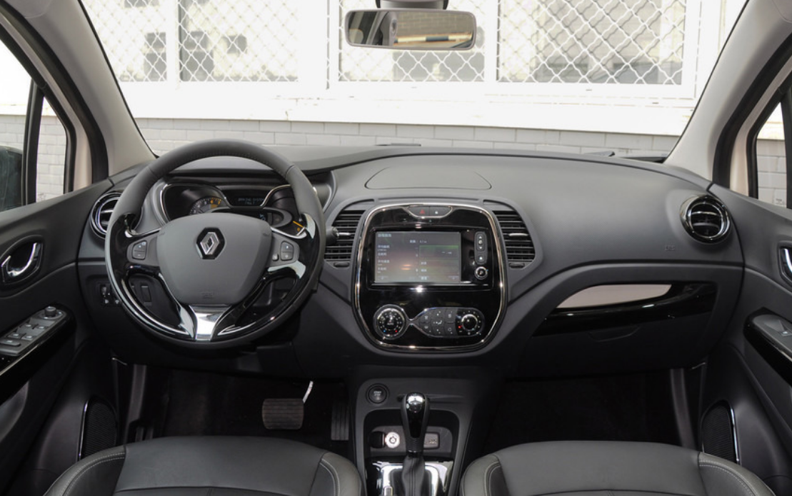 外观,我觉得选择这款车人百分之九十因为外观,真的