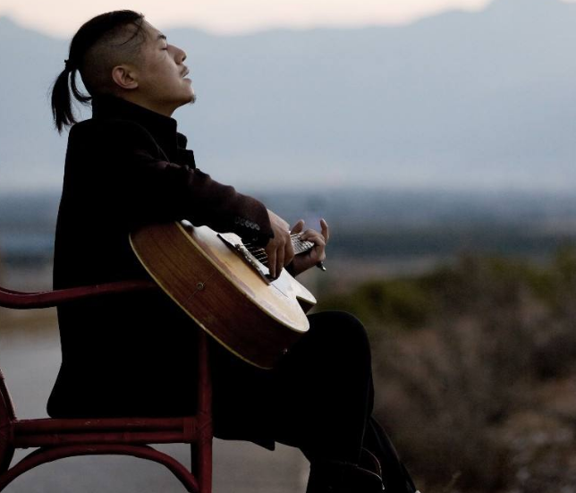 民谣歌手大冰的情怀,和他的书能够划上等号吗?网友称很高冷