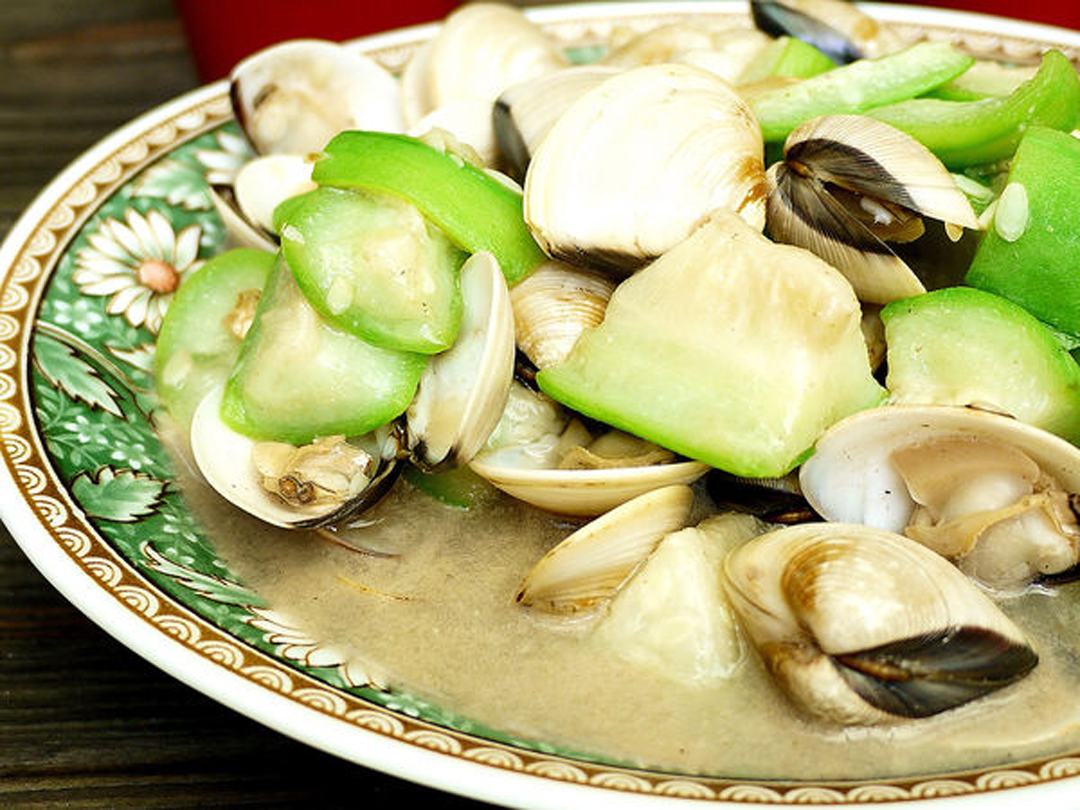 丝瓜的新做法,我家一周要吃5次,好看又好吃,宴客也特别有面子