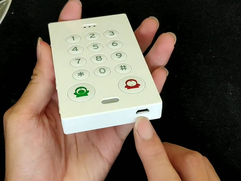 反智能手机你见过吗?这款反智能手机,比老年机还简单