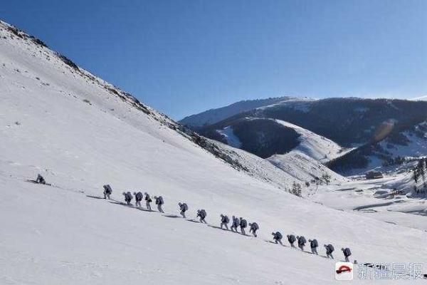 翻雪山越雪海