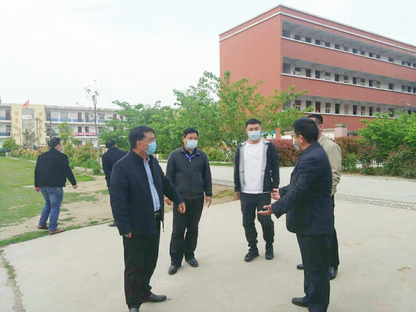 汝南县嘉德防护用品金铺初中学生开学捐赠