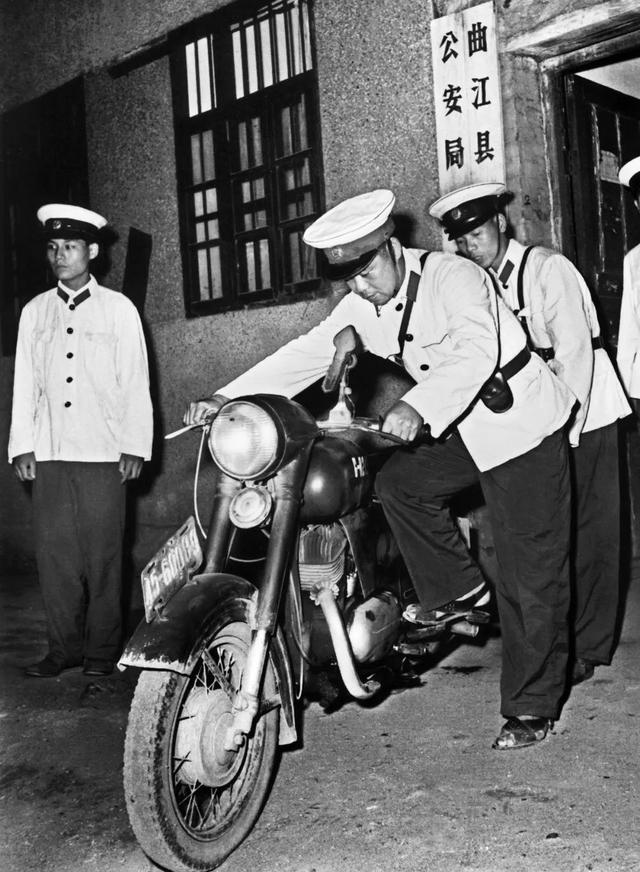 一张三十年前的旧照片