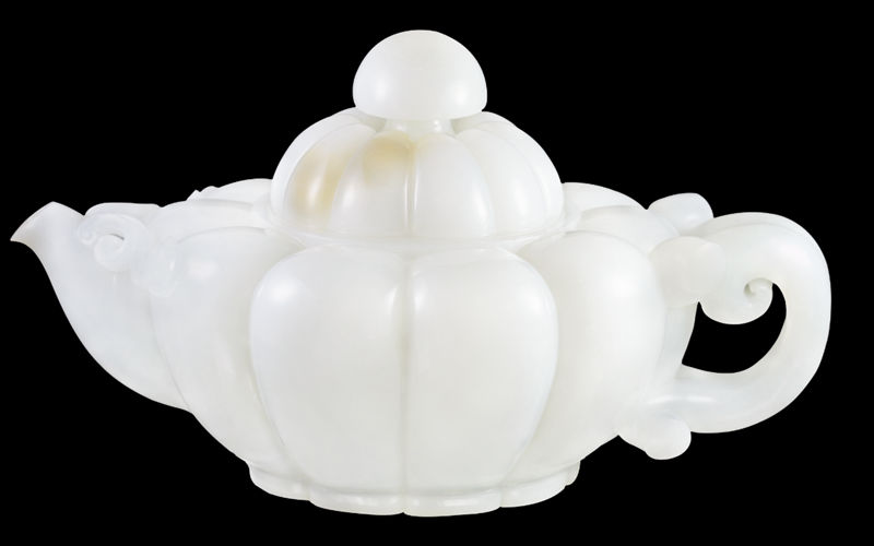 笑喷了,一国之君竟将一尿壶把玩三天,知情后把物主满门抄斩