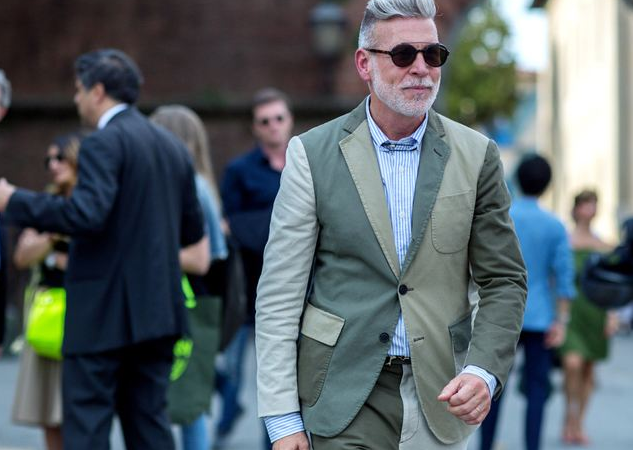 nick wooster叔是一个标准的美国型男,真的非常的潮流,打扮前卫