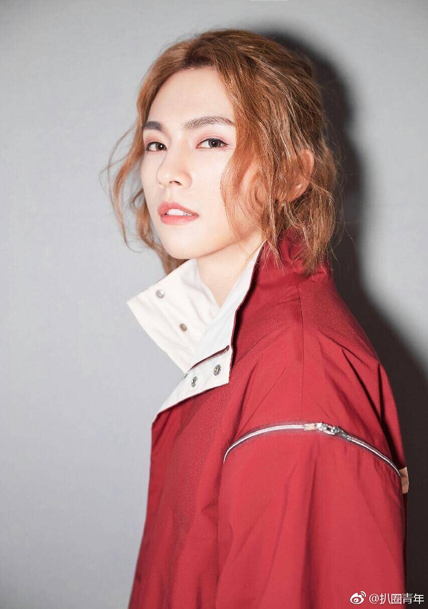 周锐,1992年9月8日,湖南长沙人,毕业于长沙理工大学.