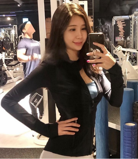 韩国普拉提女教练,丰腴有致魅力十足,与你分享健身经验