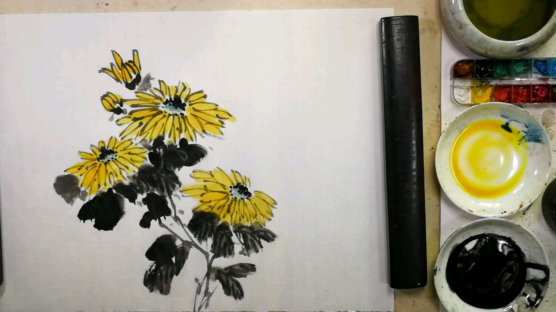 第十章菊花的画法。第一节轮状菊花的画法与步骤4叶子画法
