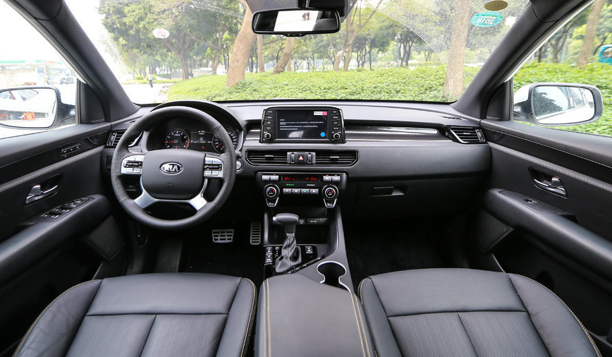 起亚kx7,内饰才是这款车的看点,成熟稳重很有安全感