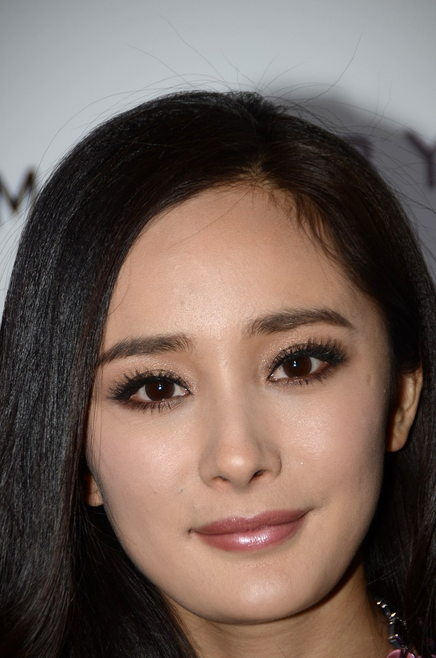 杨幂早期化妆,内眼线勾勒出狐狸般的妩媚