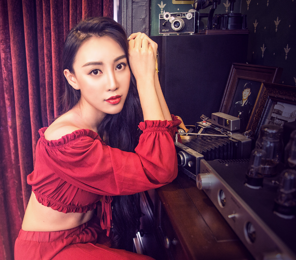 履任兰博基尼,福特,凯迪拉克等国际品牌御用车模