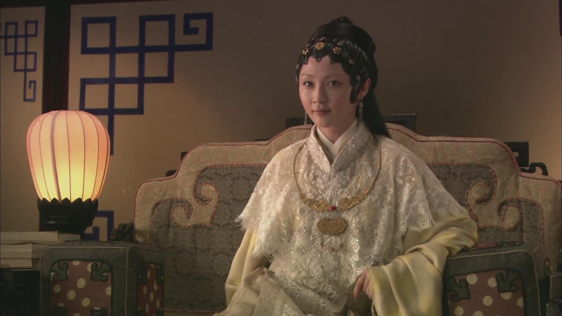 「黑说」如何诠释王熙凤?邓婕的演绎就是王熙凤,姚笛的是自己