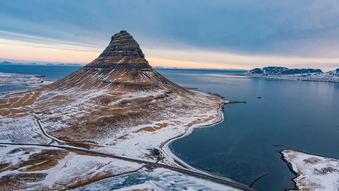 这是一条自带冷气的推送,航拍探访冰岛遗落圣境