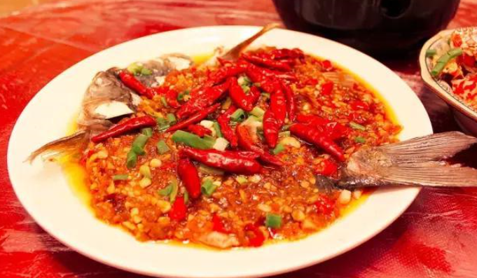 带我,去羊子巷的两室一厅,来一份超美味的油浸鱼.