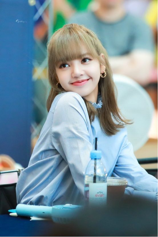 "人间芭比"lisa,舞姿动人长相甜美,完美身材让人羡慕