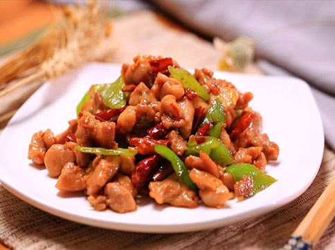 辣炒鸡腿肉,这样做太好吃了,喜欢的快来尝试一下吧