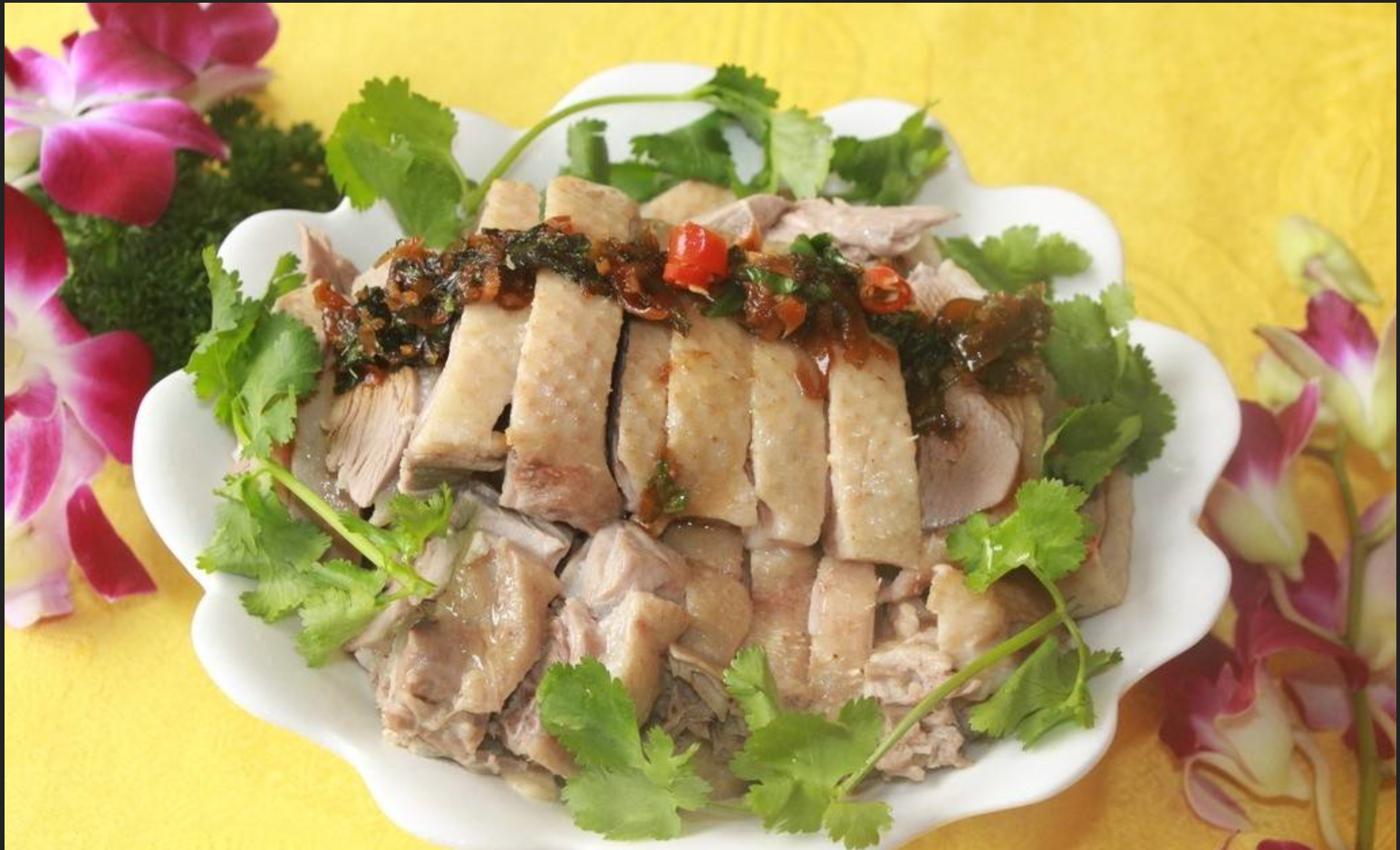 柠檬鸭:地道广西菜肴,鲜香适口酸辣适宜,一道舌尖的美味