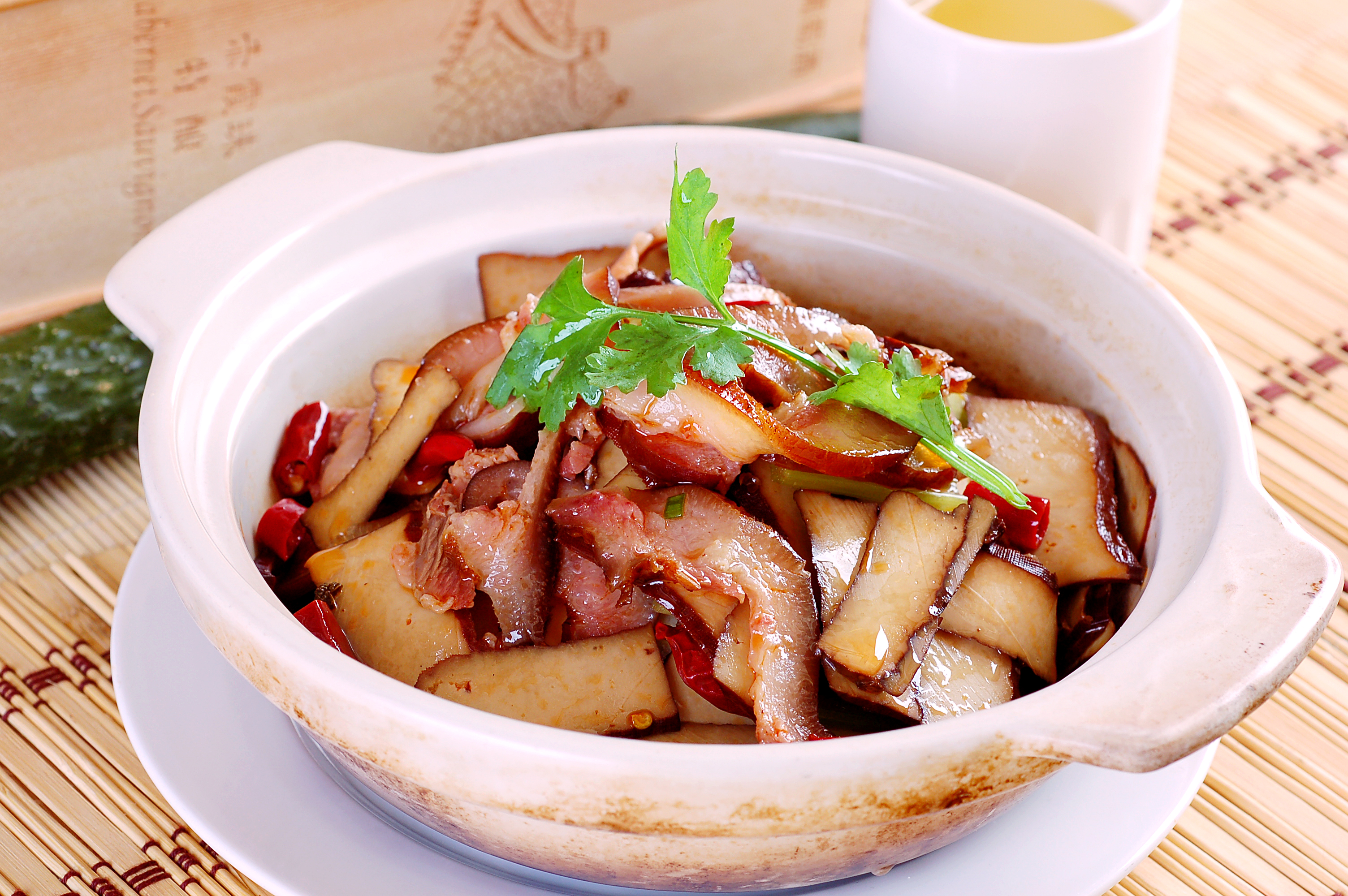 每日推荐六道菜:可爱美味,喜欢就要吃掉它 煲仔香香嘴