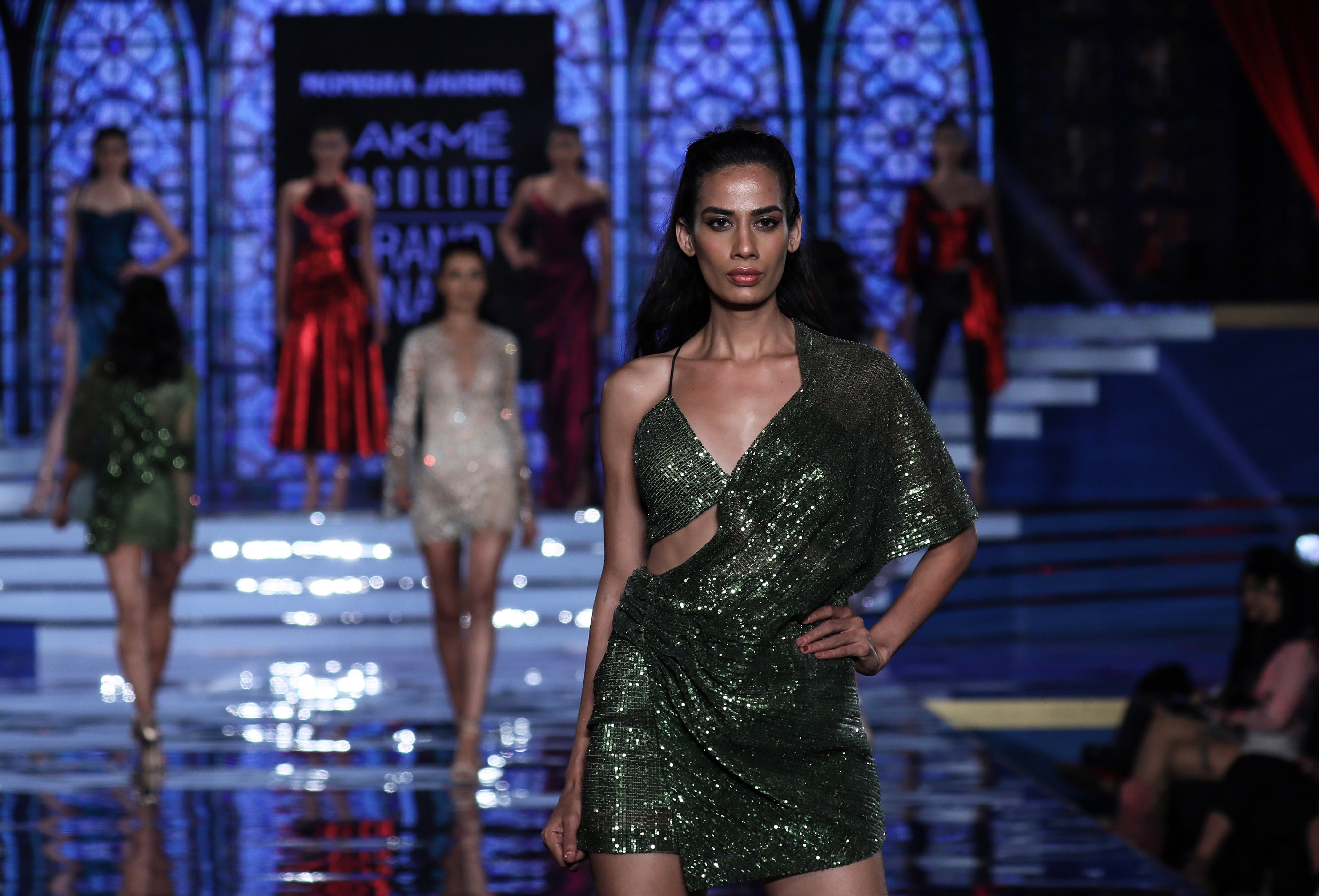 印度拉克美时装周——设计师莫妮莎·贾伊辛作品时装秀(10)