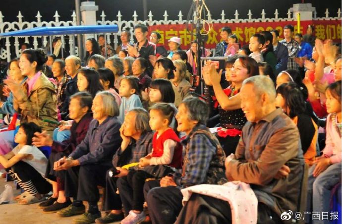 南宁市群众艺术馆开展文化进万家慰问演出为基层送去新春文化大餐