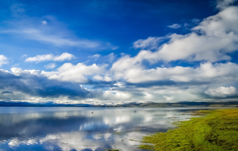 旅游:玛旁雍错西藏三大圣湖之一,亚洲四大河流发源地,海拨4500