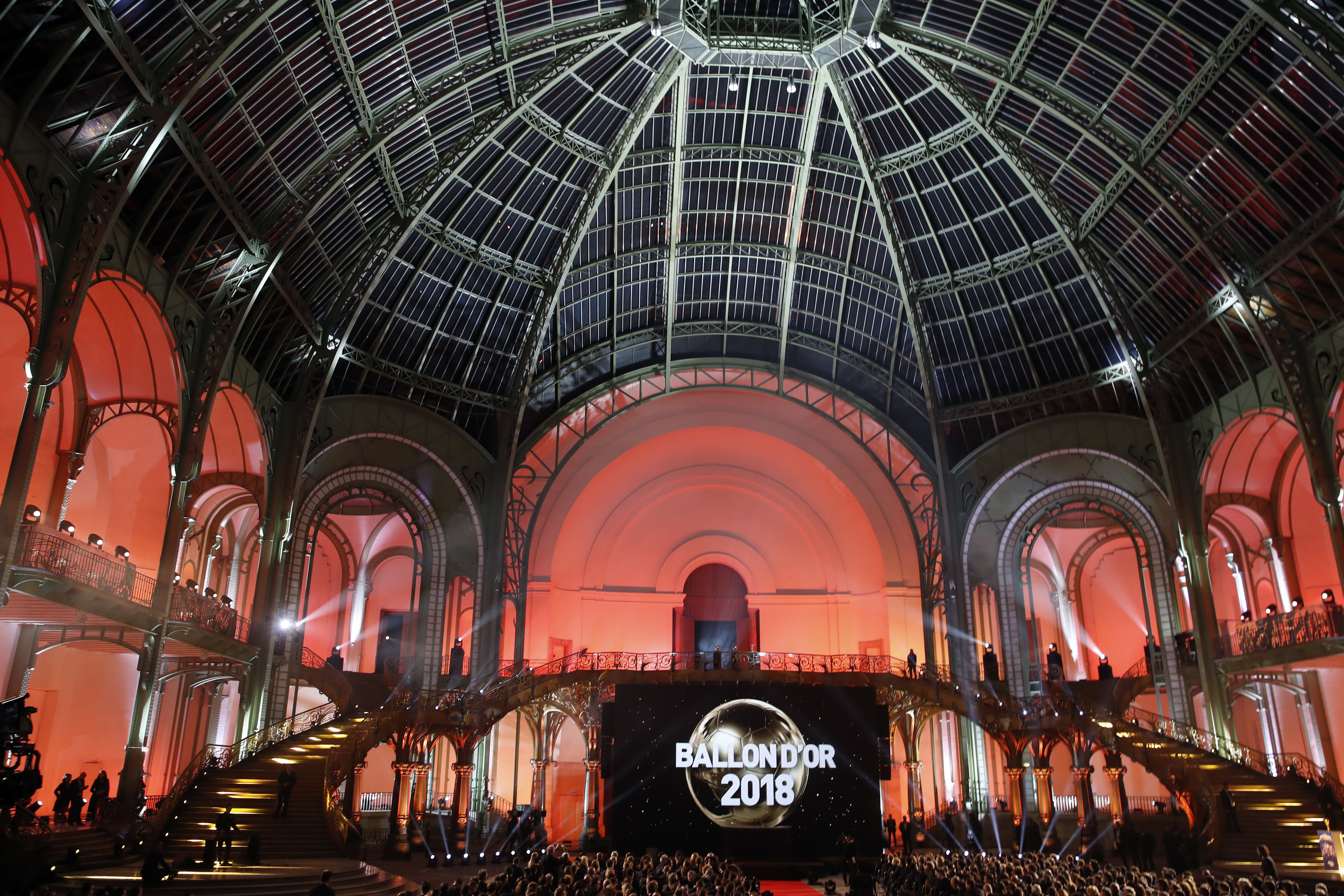 足球——莫德里奇荣膺"金球奖"(34)